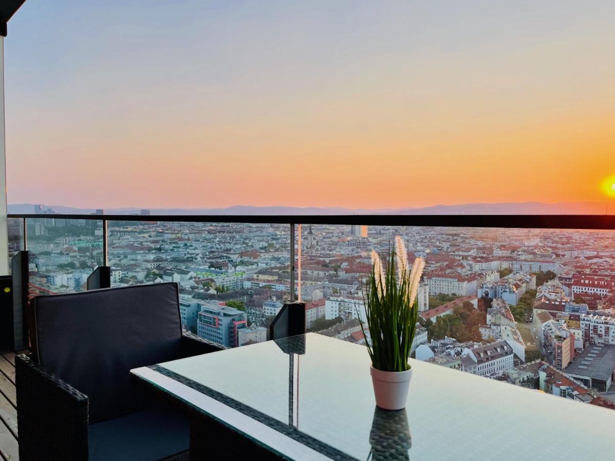 Triiiple Level 31 - Sonnenwohnen Apartment Mit Fantastischem Ausblick Und Parkplatz Vienna Esterno foto
