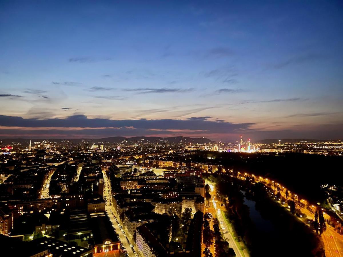 Triiiple Level 31 - Sonnenwohnen Apartment Mit Fantastischem Ausblick Und Parkplatz Vienna Esterno foto