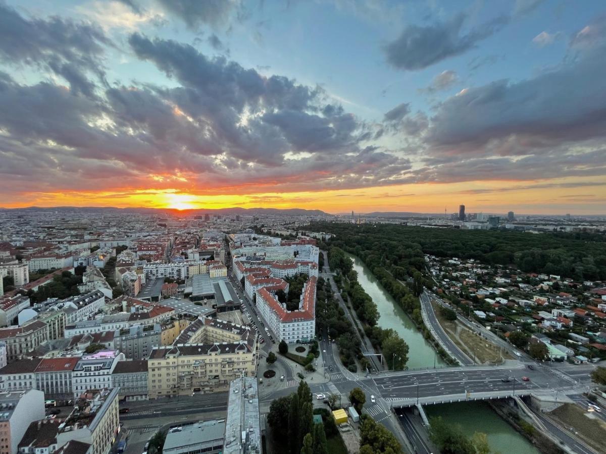 Triiiple Level 31 - Sonnenwohnen Apartment Mit Fantastischem Ausblick Und Parkplatz Vienna Esterno foto